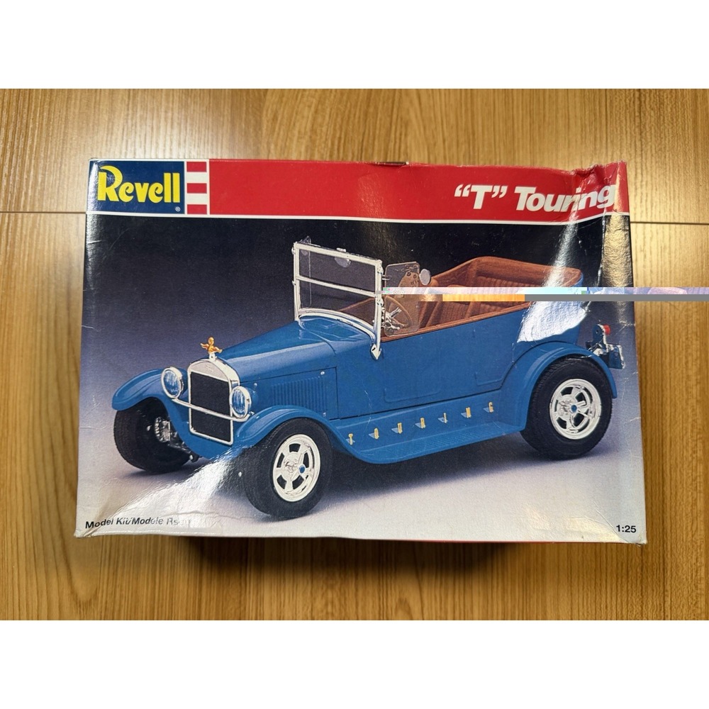 Revell '27 Ford Touring Street Rod Model Kit 1:25 Scale #7144 Open Box